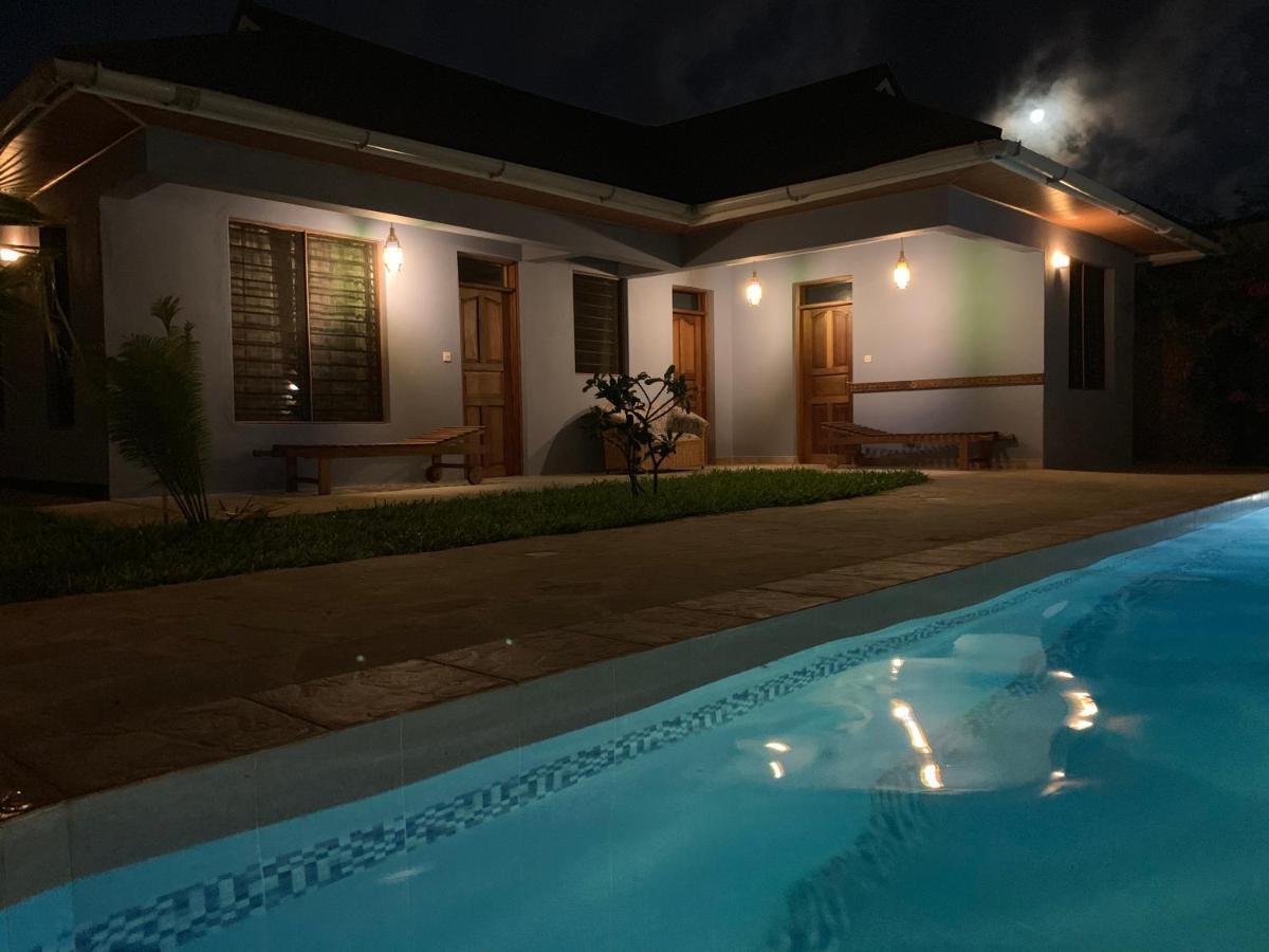 Lions Home Diani Beach Eksteriør billede