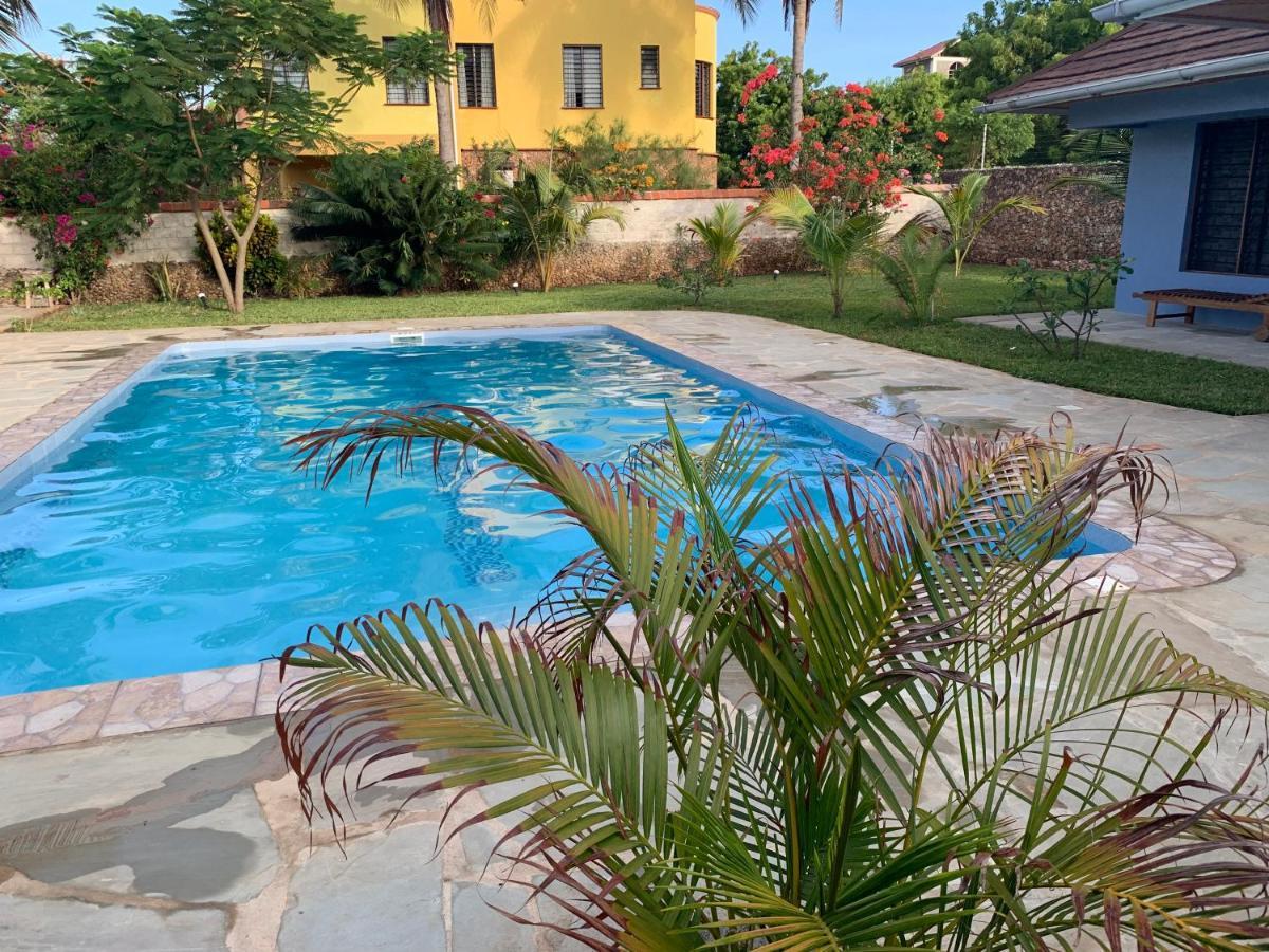 Lions Home Diani Beach Eksteriør billede